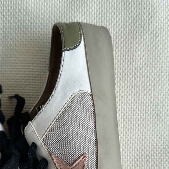 ShuShop Polly Glitter Slip on  Sneakers Fashion-Forward Design size 8.5 - Picture 5 of 12